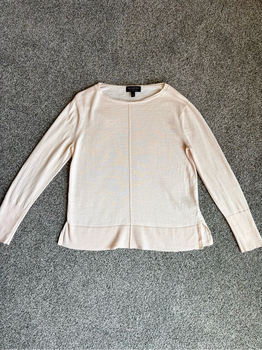 Banana Republic 100% Merino Wool Cream Long Sleeve Lightweight Pullover Sweater